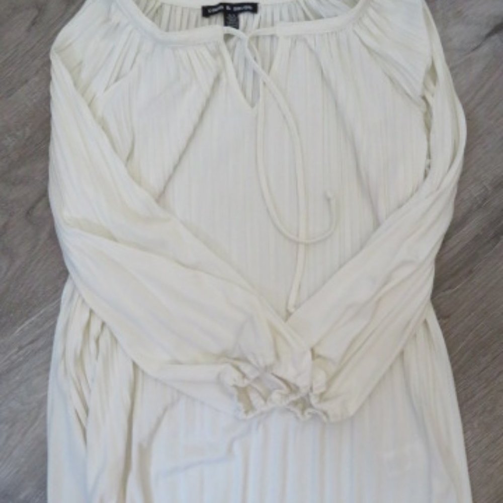 Cable & Gauge Cream Pleated TOP Tie Neck Medium (K351)